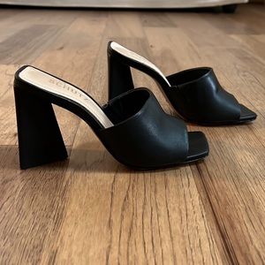 SCHUTZ Women's Lizah Sandals